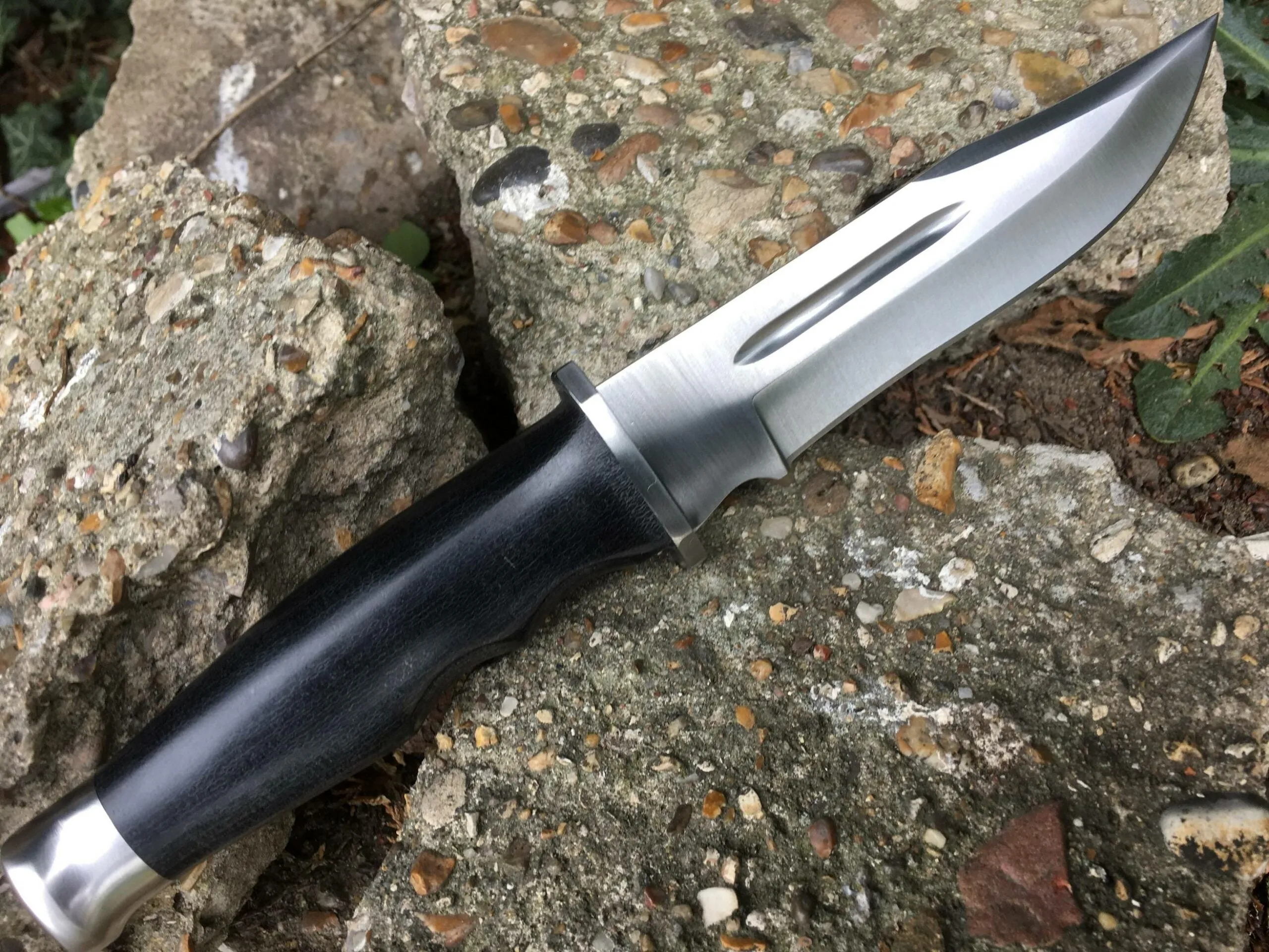 Fixed blade Survival knife with Micarta Handle