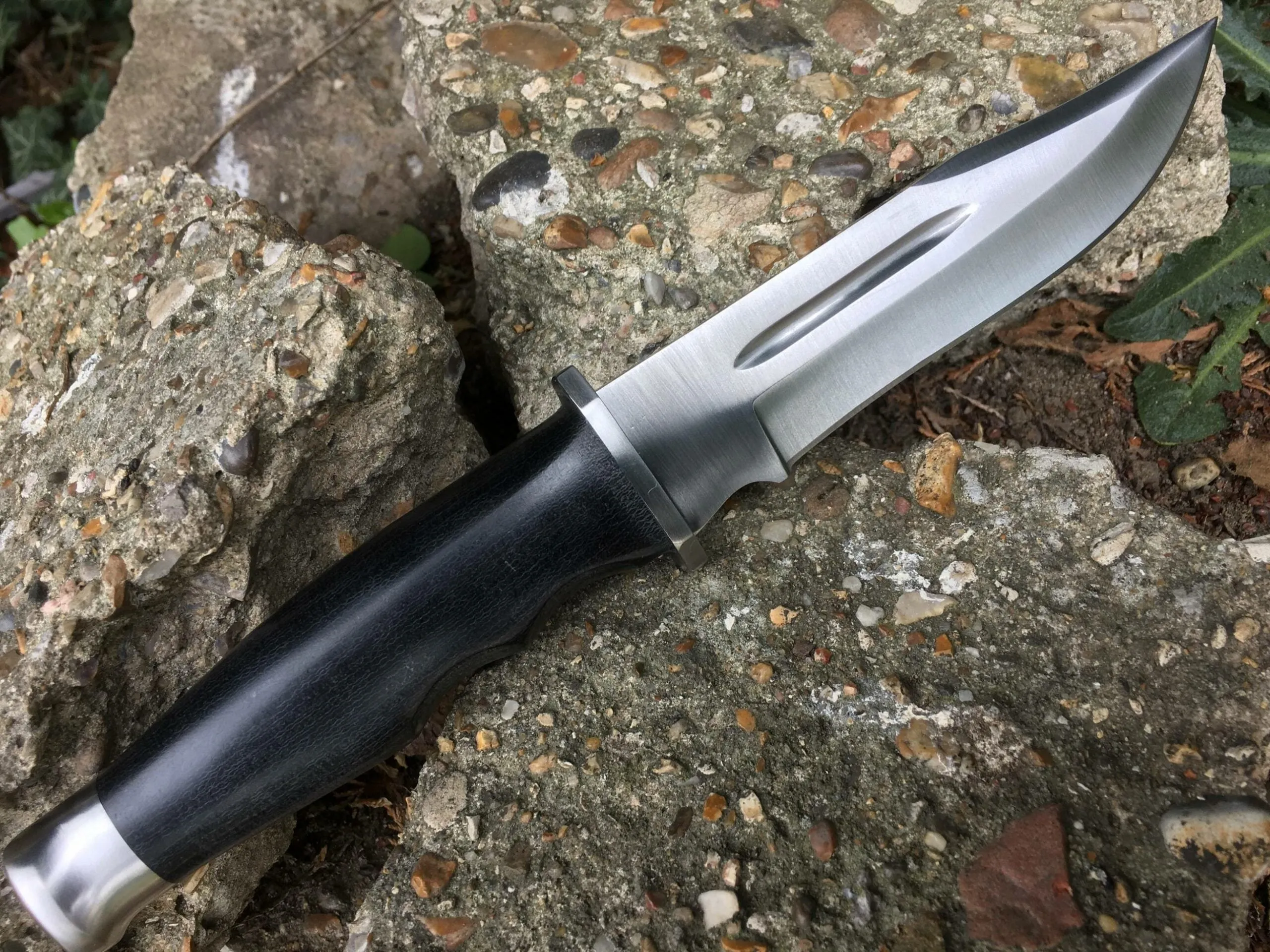 Fixed blade Survival knife with Micarta Handle