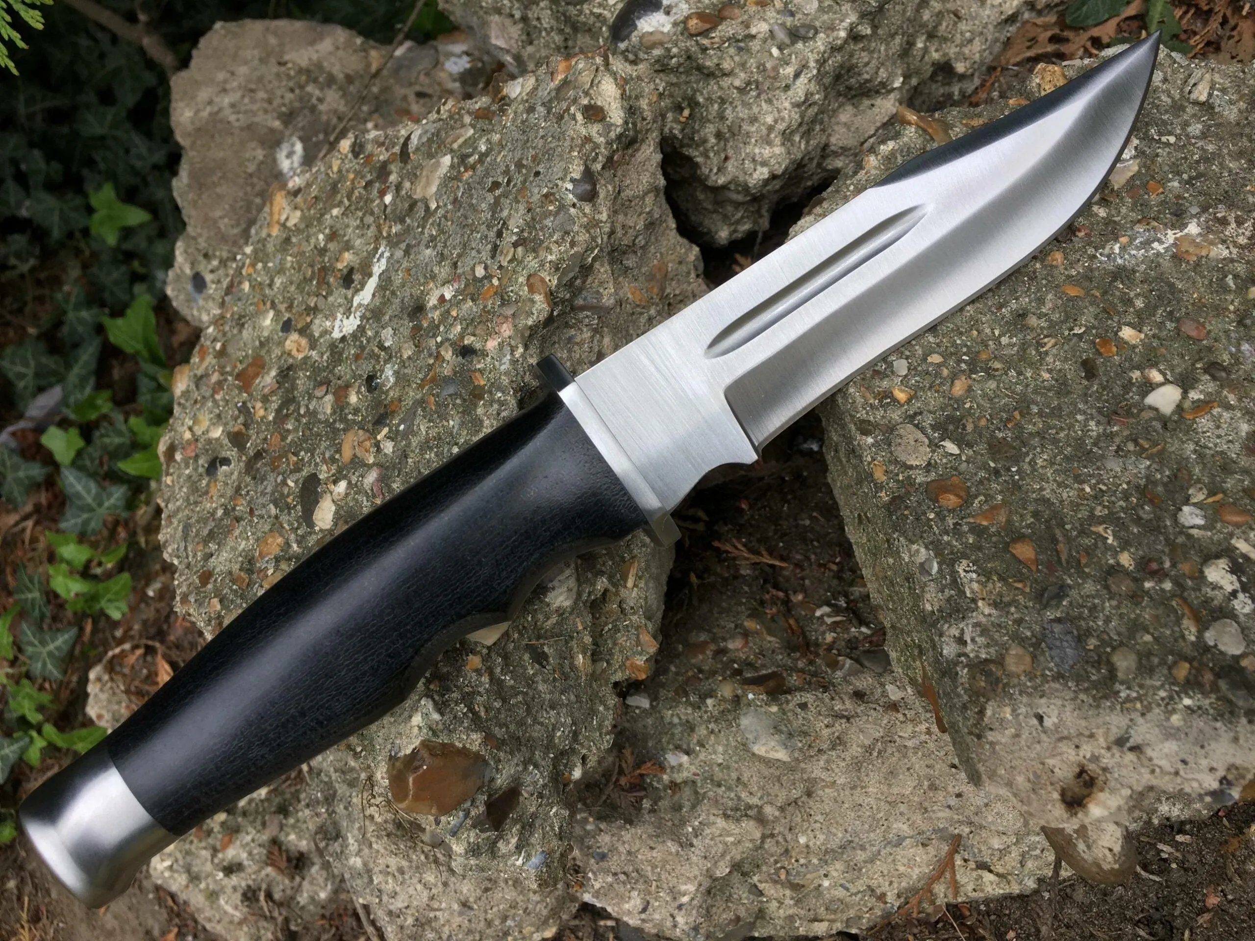 Fixed blade Survival knife with Micarta Handle