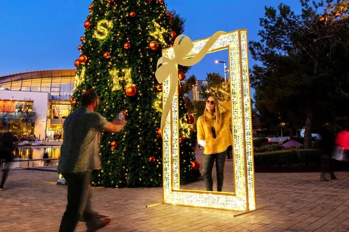 Gold Illuminated Photo Frame